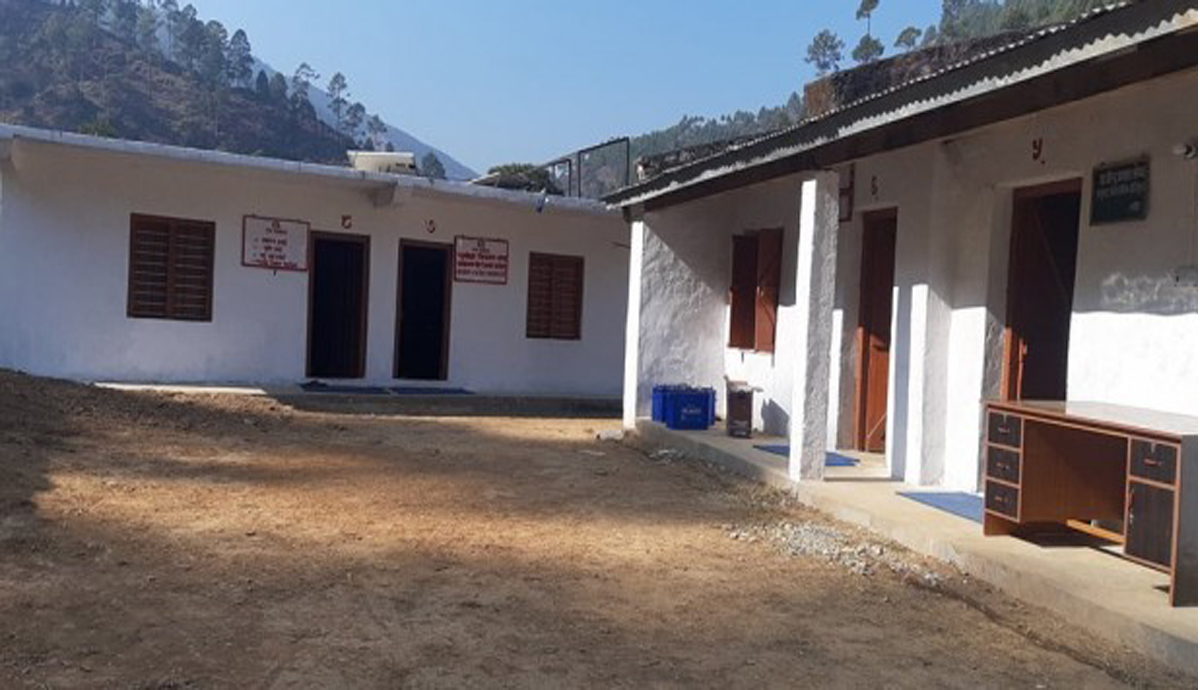 बैतडीका स्थानीय तहमा अत्यावश्यक बाहेकका सेवा बन्द 